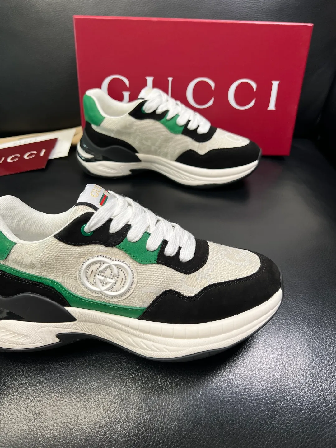 Men's shoes 💰800 Gucci top purchasing Gucci counter new model, original factory configuration imported cowhide from Italy with printed fabric, imported cowhide lining, breathable and comfortable, sole: original factory special sole is super comfortable, original factory and single goods are high quality, welcome to compare, code number 38-44 (customized 45)